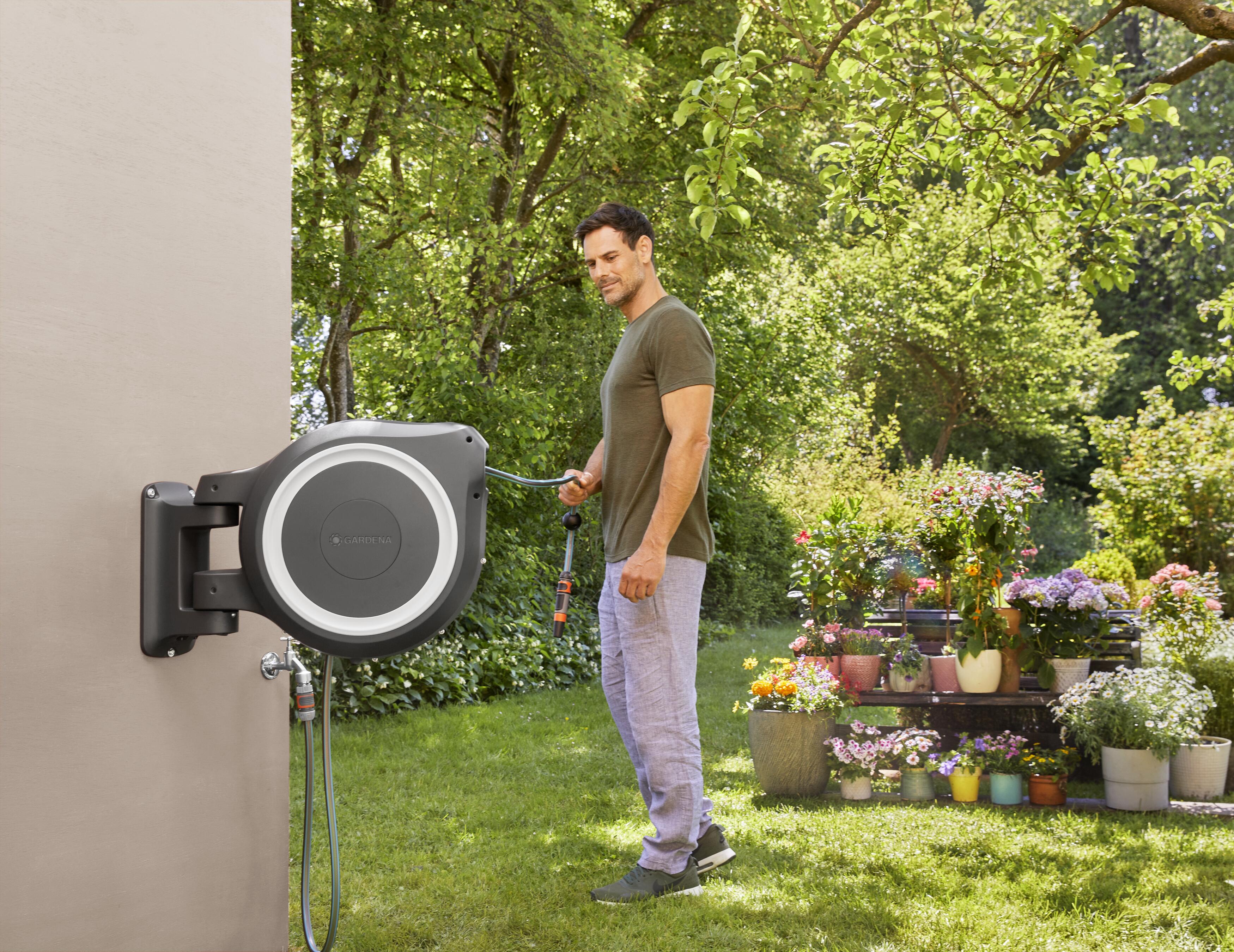 L00018-i5cjPhrJVy88Si Gardena, Wand-Schlauchbox RollUp L (weiß) 30 m, #18627-20